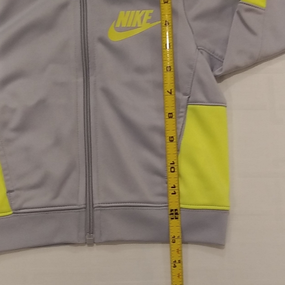 Nike Light Grey and Yellow Jacket Size 2T - Picture 2 of 7